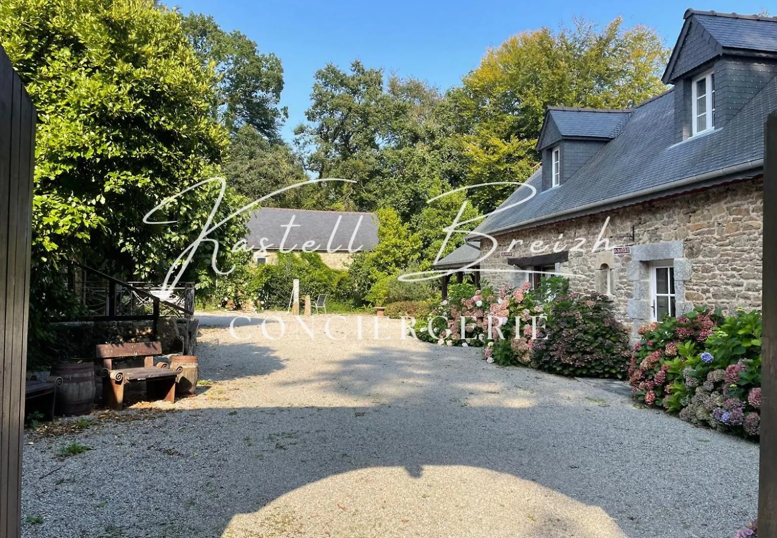 Holiday home Le Cocon Du Manoir De Kerollivier Villa Saint-Gilles-Pligeaux